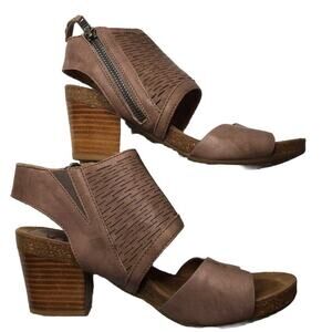 Sofft Milan Block Heeled Leather Sandals size 9.5